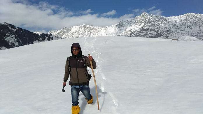 snow trek to triund